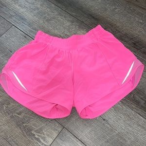 -lululemon - hotty hot shorts -dark prism pink -size 4 -4 inch long